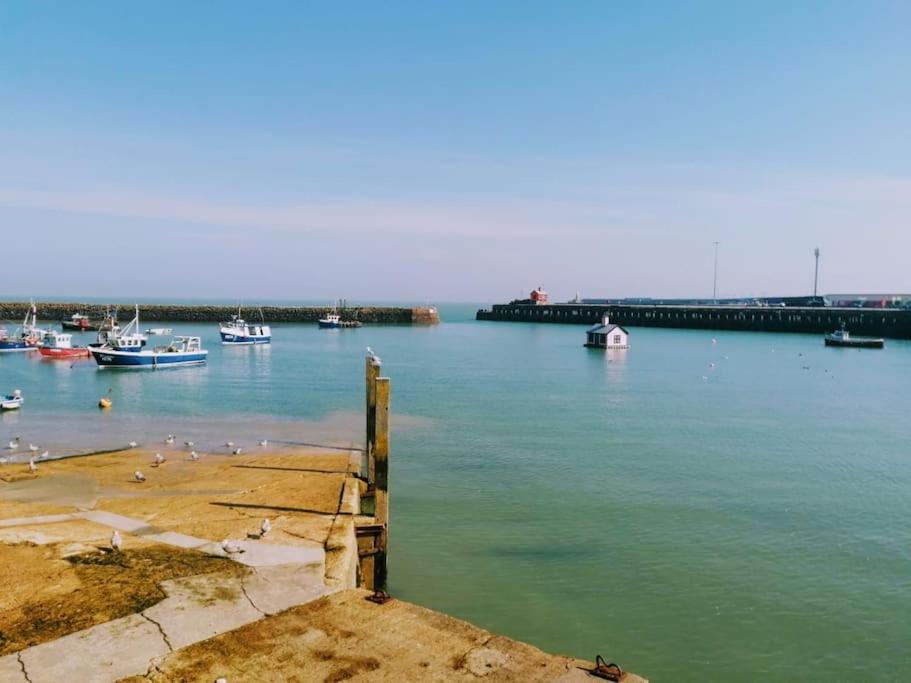 Welcoming 2 Bed Townhouse Near Town Centre & Beach Folkestone Exterior foto