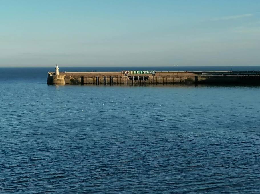 Welcoming 2 Bed Townhouse Near Town Centre & Beach Folkestone Exterior foto