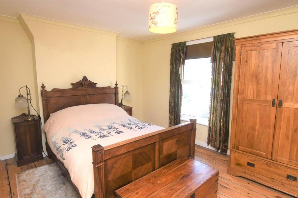 Welcoming 2 Bed Townhouse Near Town Centre & Beach Folkestone Exterior foto