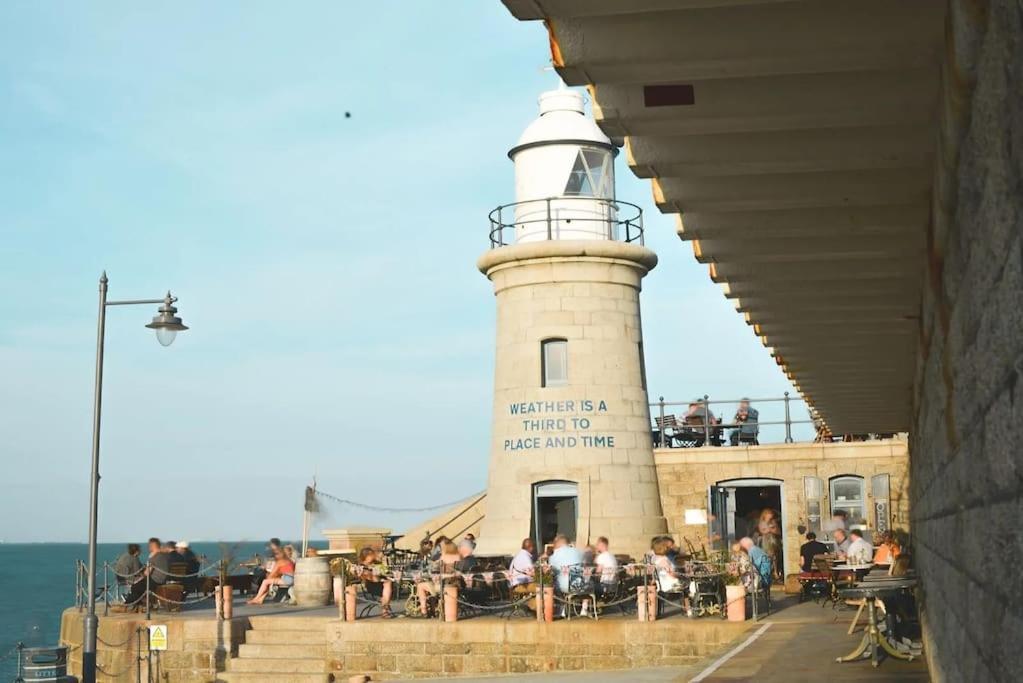 Welcoming 2 Bed Townhouse Near Town Centre & Beach Folkestone Exterior foto